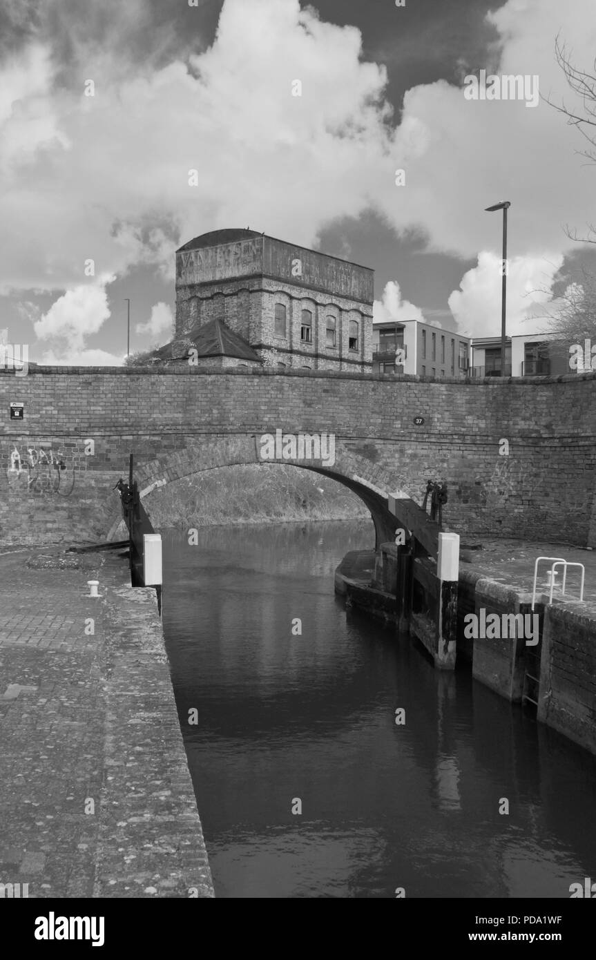 River lockgate Black and White Stock Photos & Images - Alamy