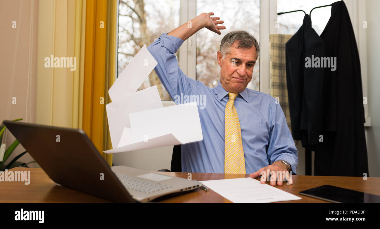 Throwing away paper hires stock photography and images Alamy