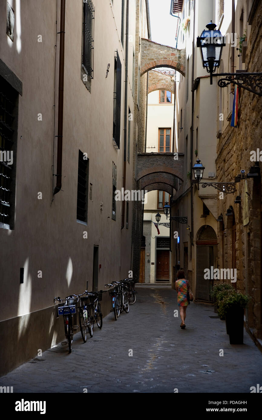 Chiasso de' Baroncelli, a backstreet near Galleria degli Uffizi