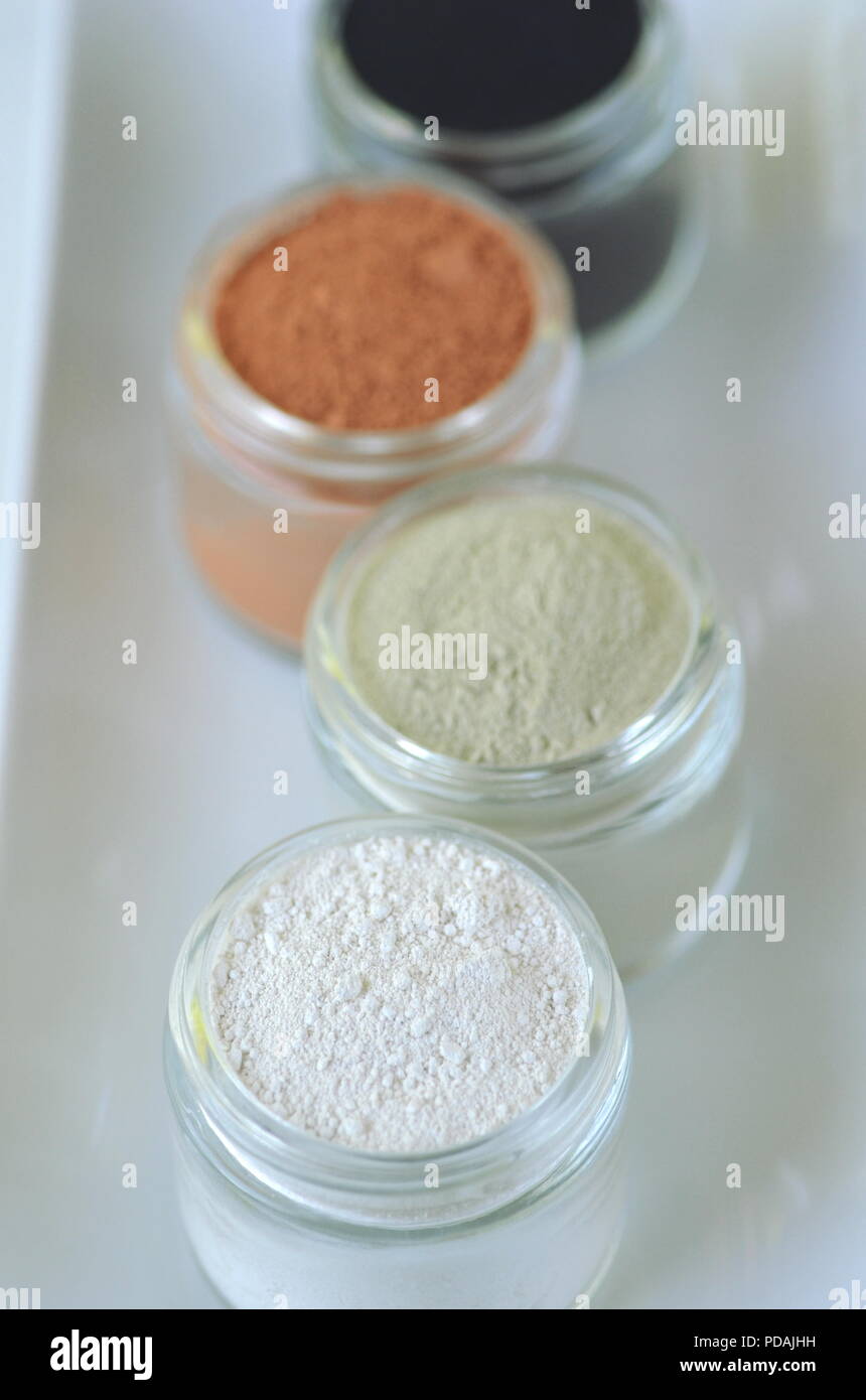 Deep cleansing cosmetic bentonite (montmorillonite) clay for beauty spa