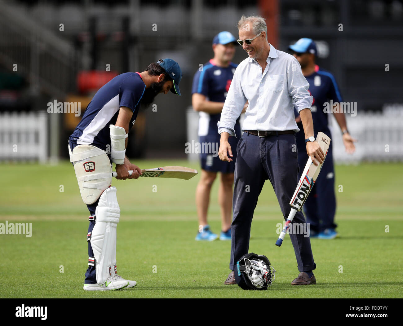 England national team selector Ed Smith (right) and Moeen Ali during the nets session at Lord's, London. PRESS ASSOCIATION Photo. Picture date: Wednesday August 8, 2018. See PA story CRICKET England. Photo credit should read: Tim Goode/PA Wire. Stock Photo