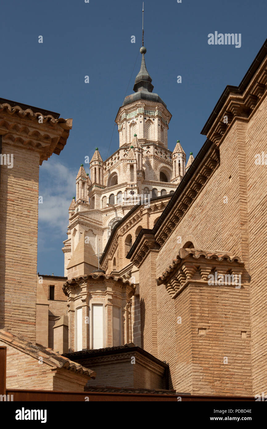 Tarazona, Kathedrale. Blick auf den Vierungsturm. Mudéjarstil und Gotik. Stock Photo