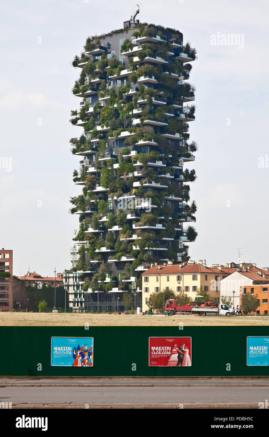 Architekturstudio Boeri 2008-2014 an der Porta Nuova errichtet. 110 und 76 m hoch, 2014 Internationaler Hochhauspreis Stock Photo