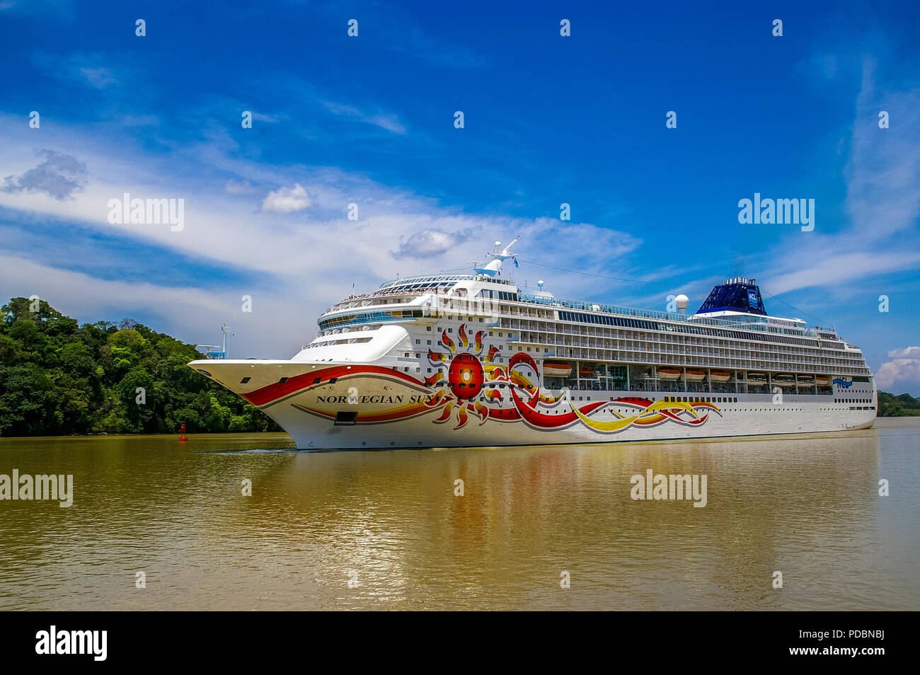 The Norwegian Sun Cruise ship in the Panama Canal Stock Photo - Alamy
