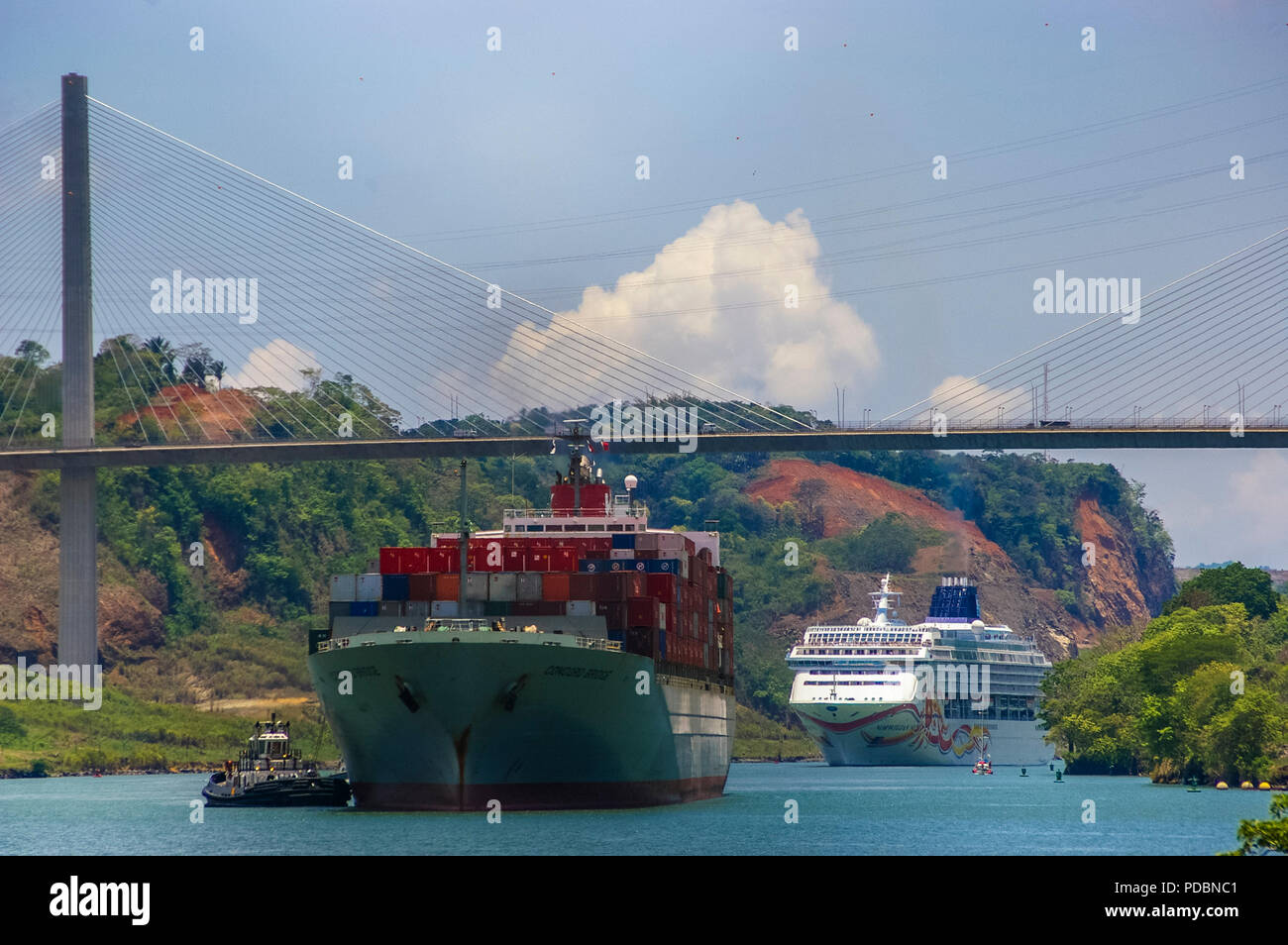 The Norwegian Sun Cruise ship in the Panama Canal Stock Photo Alamy