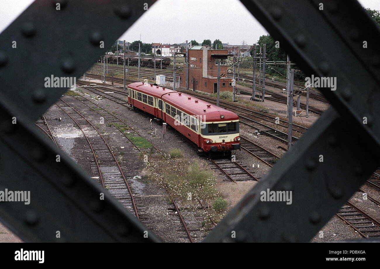 AJAXNETPHOTO. CAMBRAI, FRANCE - RAILWAYS - MICHELIN SUBURBAN TWO CAR LOCAL TRAIN. PHOTO:JONATHAN EASTLAND/AJAX REF:960376 Stock Photo