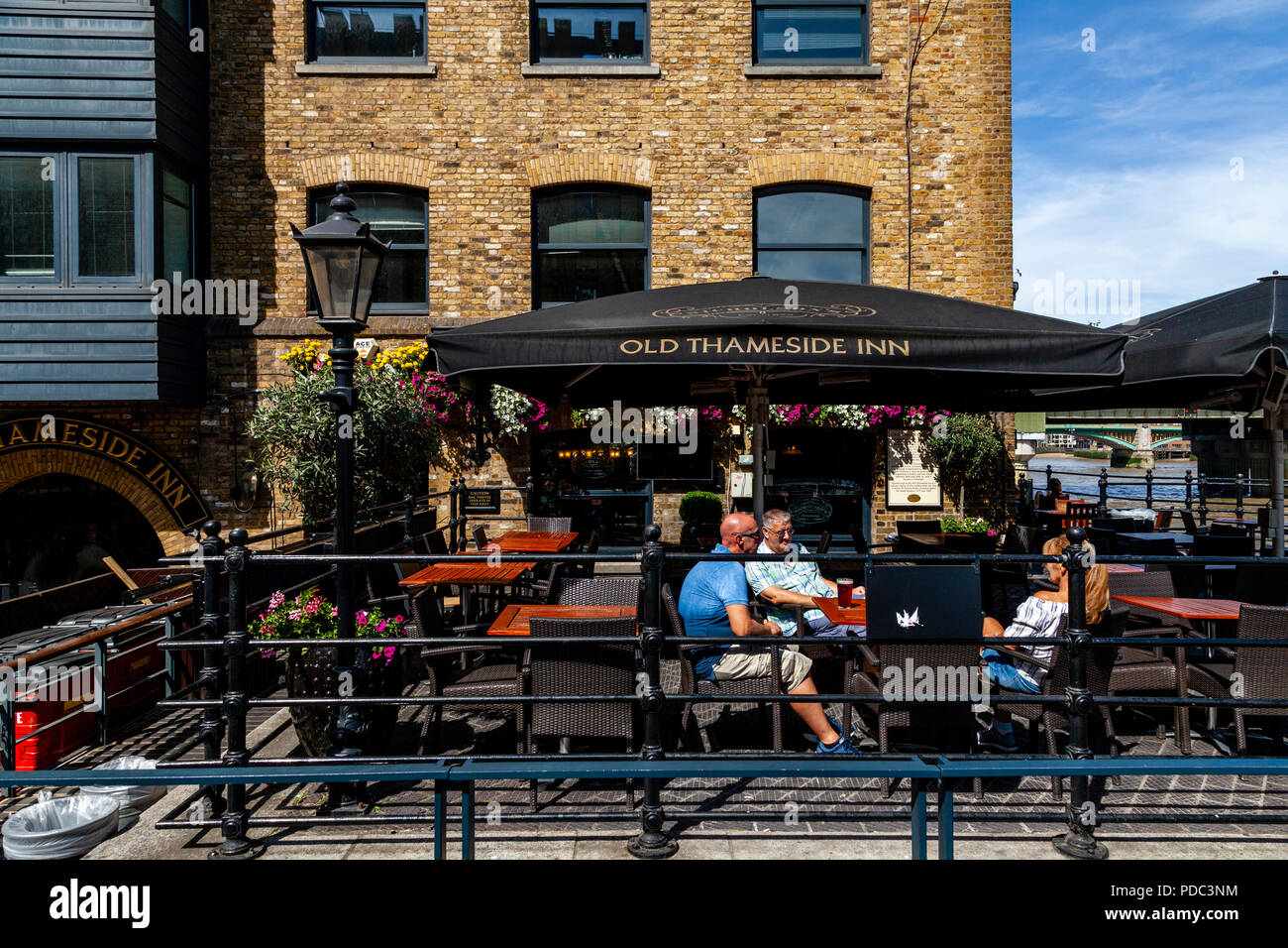 A Riverside Pub On The River Thames, London, England Stock Photo Alamy