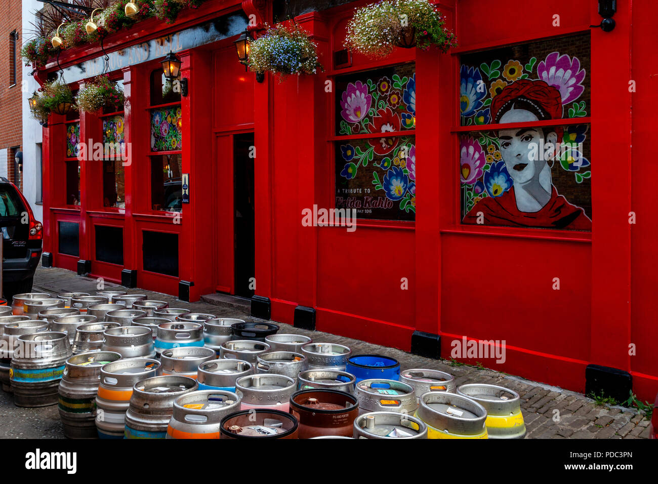 Beer barrels Outside The Dog and Bell Pub, Deptford, London, England Stock Photo Alamy