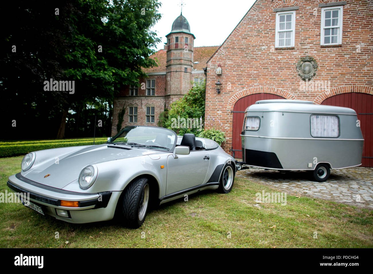 Wangerland, Germany. 13th July, 2018. A Porsche 911 Speedster from 1985