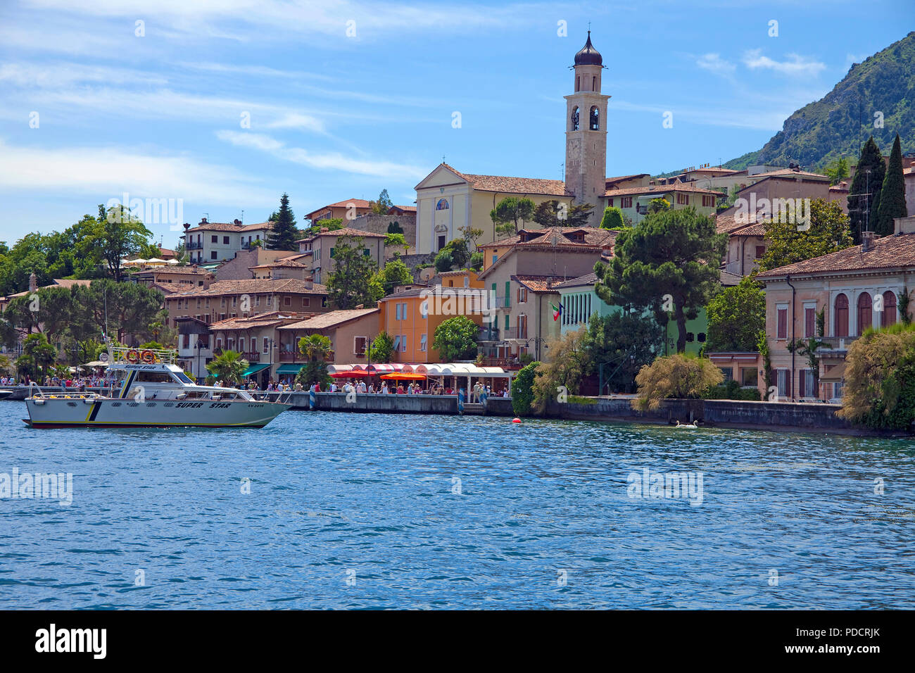 Der Ort Limone, Limone sul Garda, Gardasee, Lombardei, Italien | The town Limone, Limone sul Garda, Lake Garda, Lombardy, Italy Stock Photo