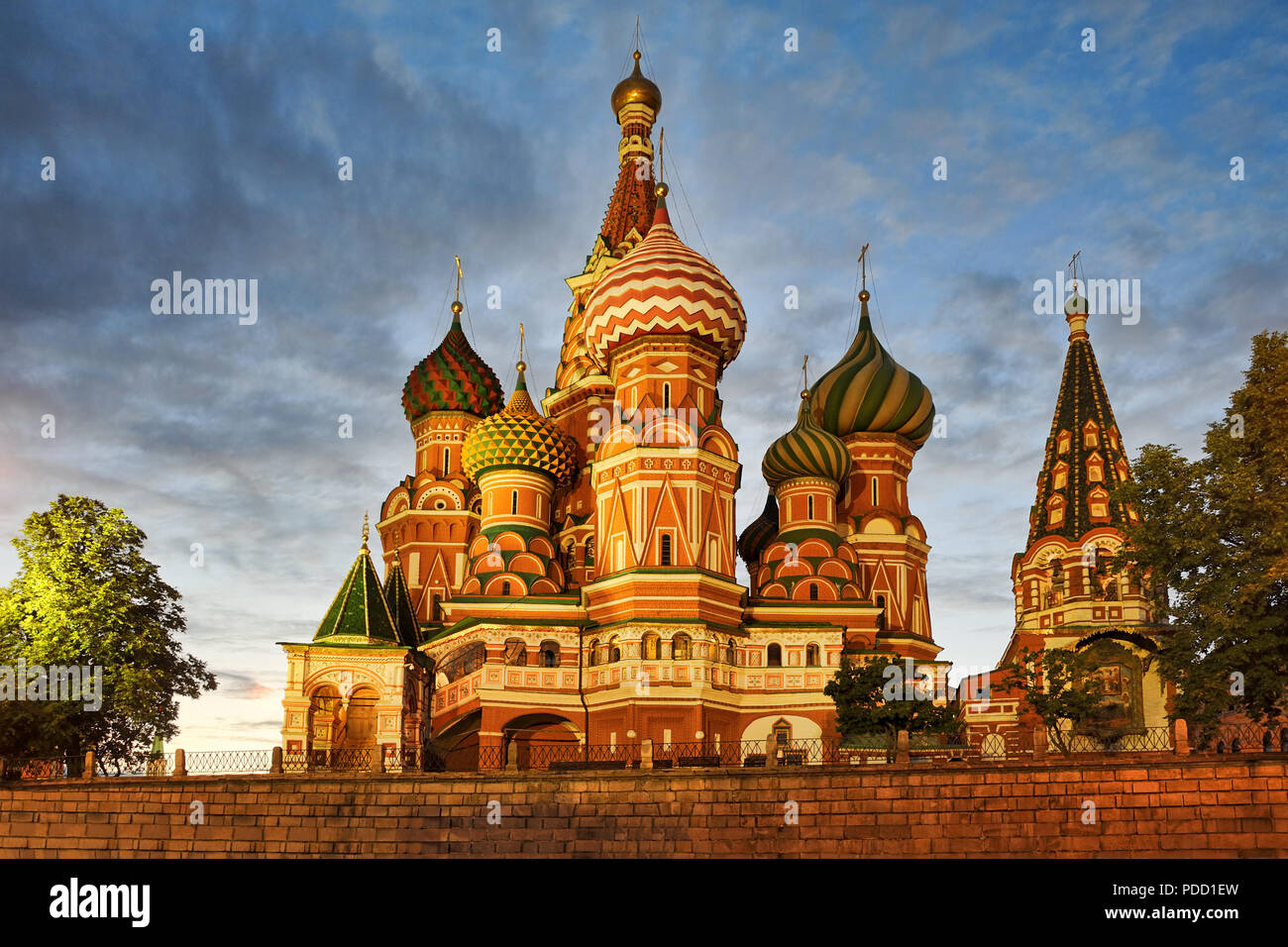 St basils cathedral hi-res stock photography and images - Alamy