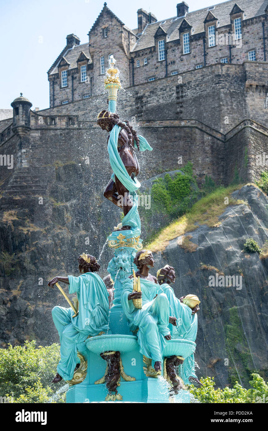 FAMILY FUN DAY PLANNED TO MARK ROSS FOUNTAIN SWITCH-ON    A family fun day is planned to celebrate the formal switch Stock Photo