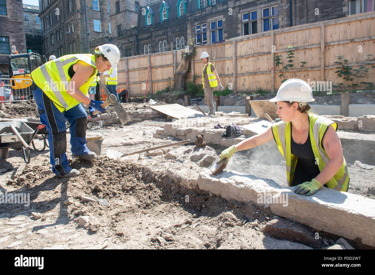Archaeologist dig hi-res stock photography and images - Alamy