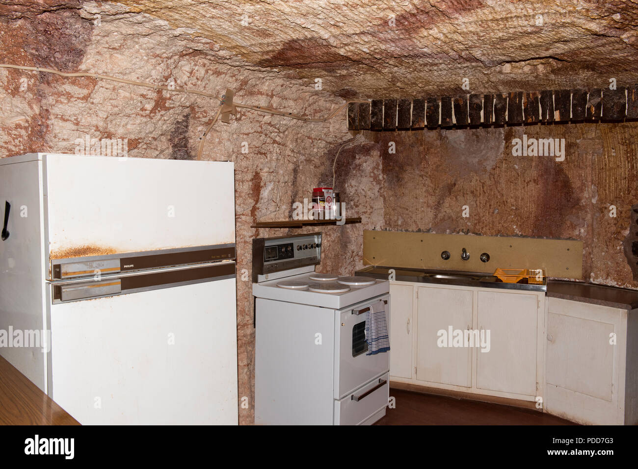 Australia, South Australia, Coober Pedy. Home to one of the richest opal fields in the world. Umoona Opal Mine & Museum. Typical underground home, kit Stock Photo