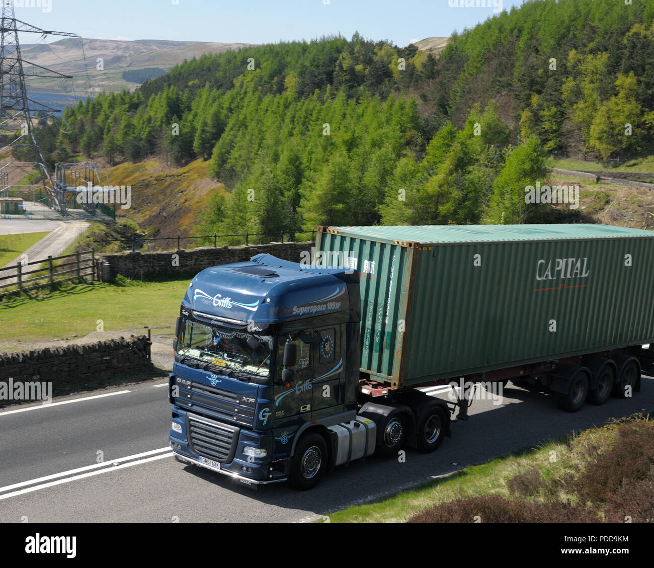 DAF container truck on Woodhead Pass, Yorkshire Stock Photo