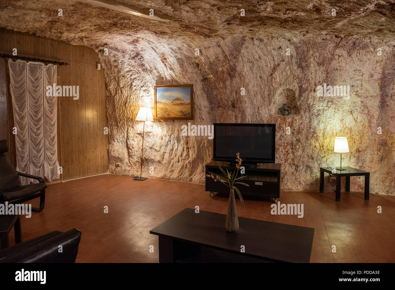Australia, South Australia, Coober Pedy. Home to one of the richest opal fields in the world. Umoona Opal Mine & Museum. Typical underground home, liv Stock Photo