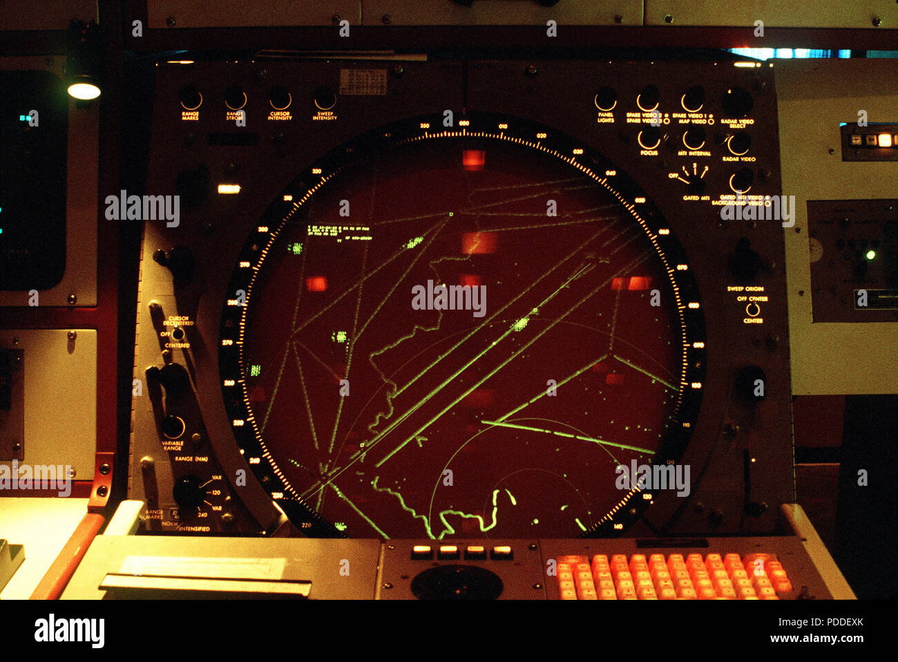 A closeup view of the south corridor en route position radar display
