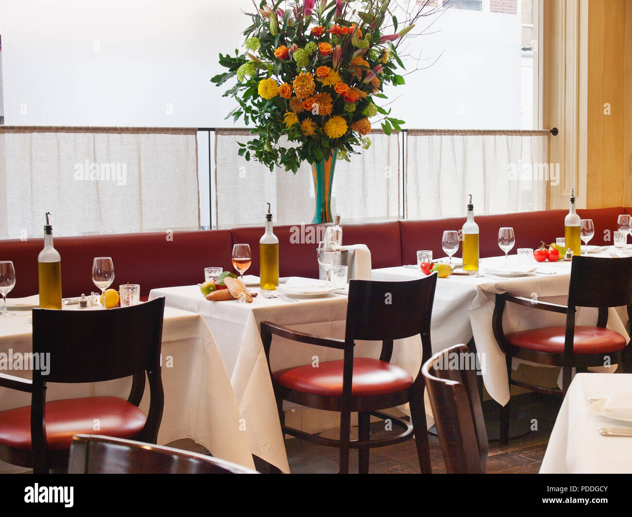 La Petite Maison Restaurant In Bond Street London Gb Stock Photo Alamy