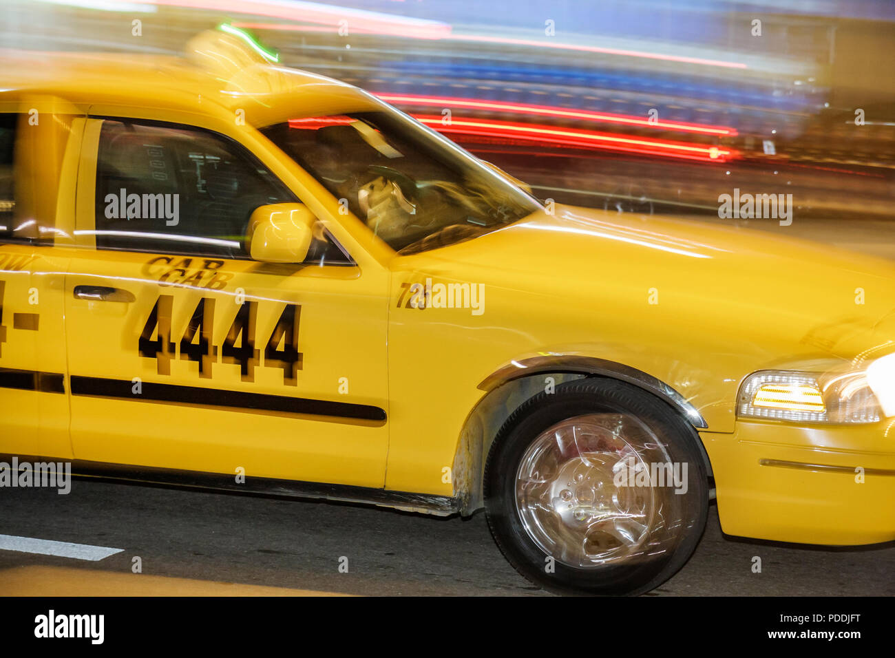 Car on beach night hires stock photography and images Alamy