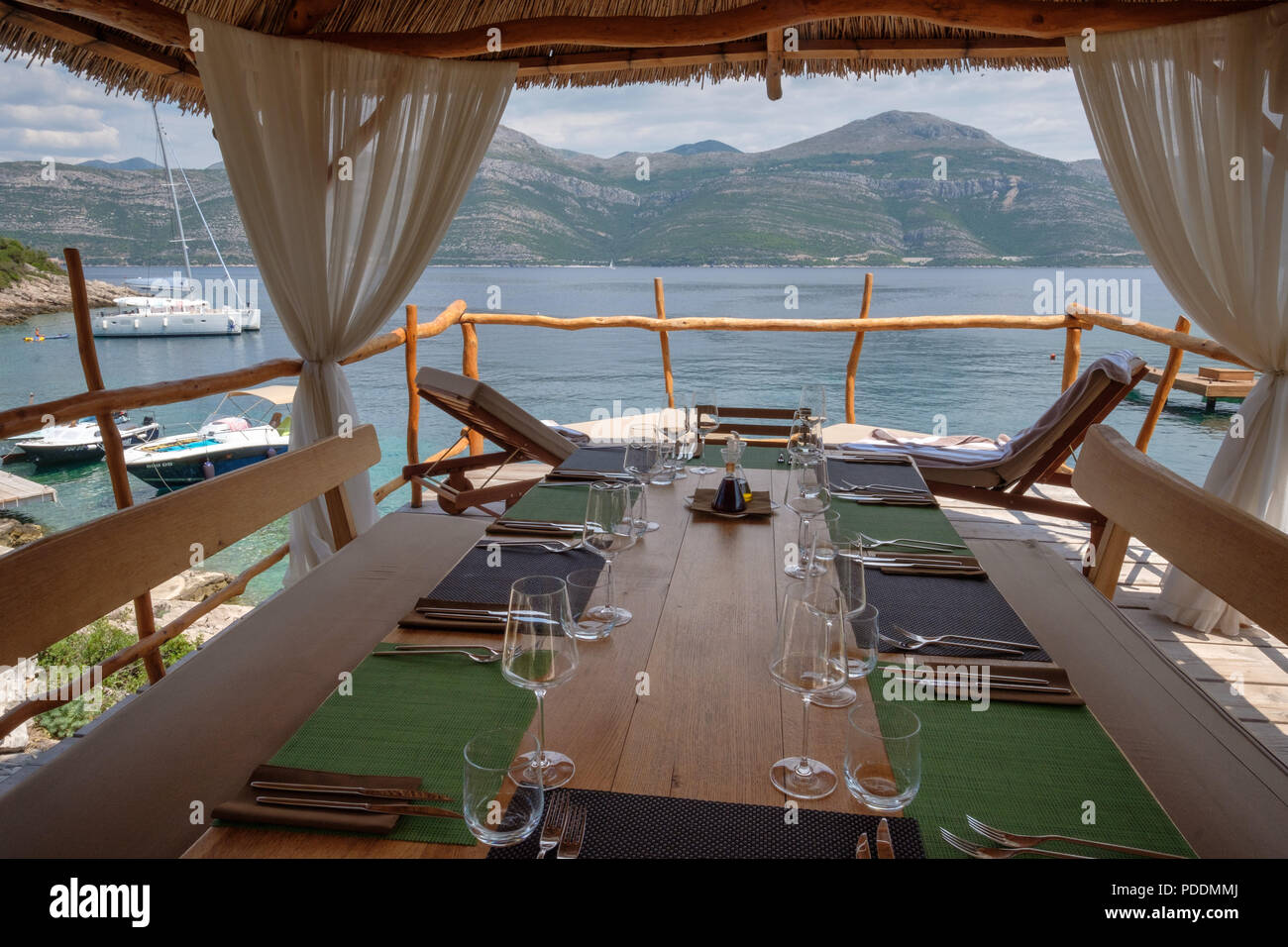 Restaurant on an island hires stock photography and images Alamy