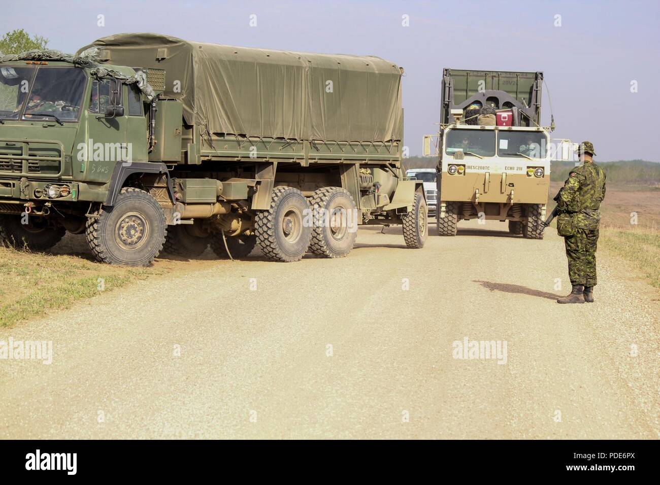 U.s. And Canadian Forces Engage In Convoy And Logistic Operations During  Exercise Maple Resolve 18-01, Canadian Forces Base, Wainwright, Alberta,  Canada, May 14, 2018. Maple Resolve Offers Opportunities For U.s. And  Canadian