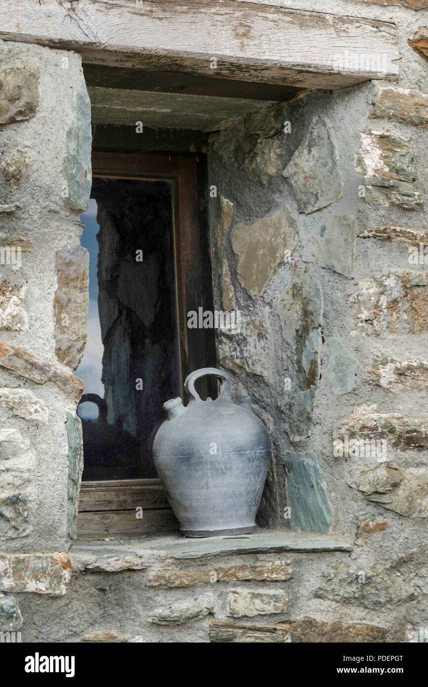 Pitcher In House Window Rustic pitcher hi-res stock photography and images - Alamy