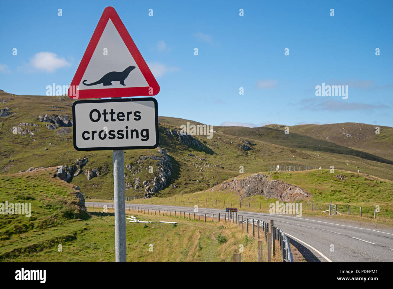 Otter crossing sign on roadside, Mavis Grind, Shetland, Scotland, UK Stock Photo