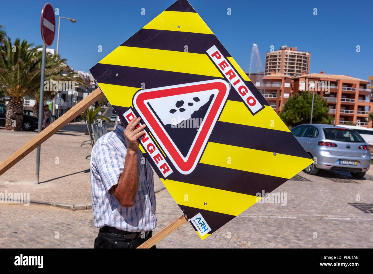 Falling Rocks Stock Photos & Falling Rocks Stock Images - Alamy