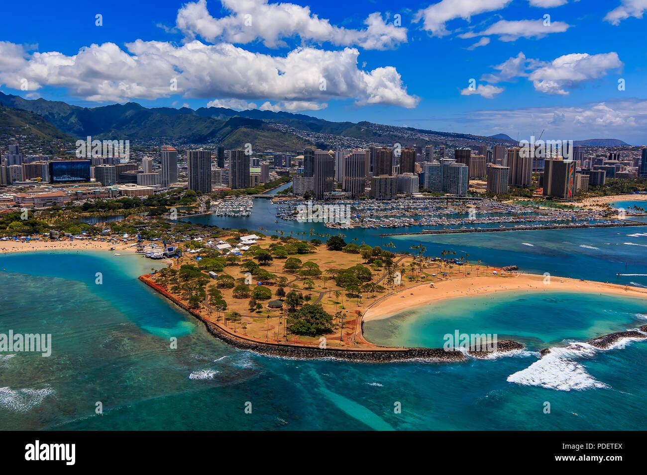 Ala moana beach park hires stock photography and images Alamy