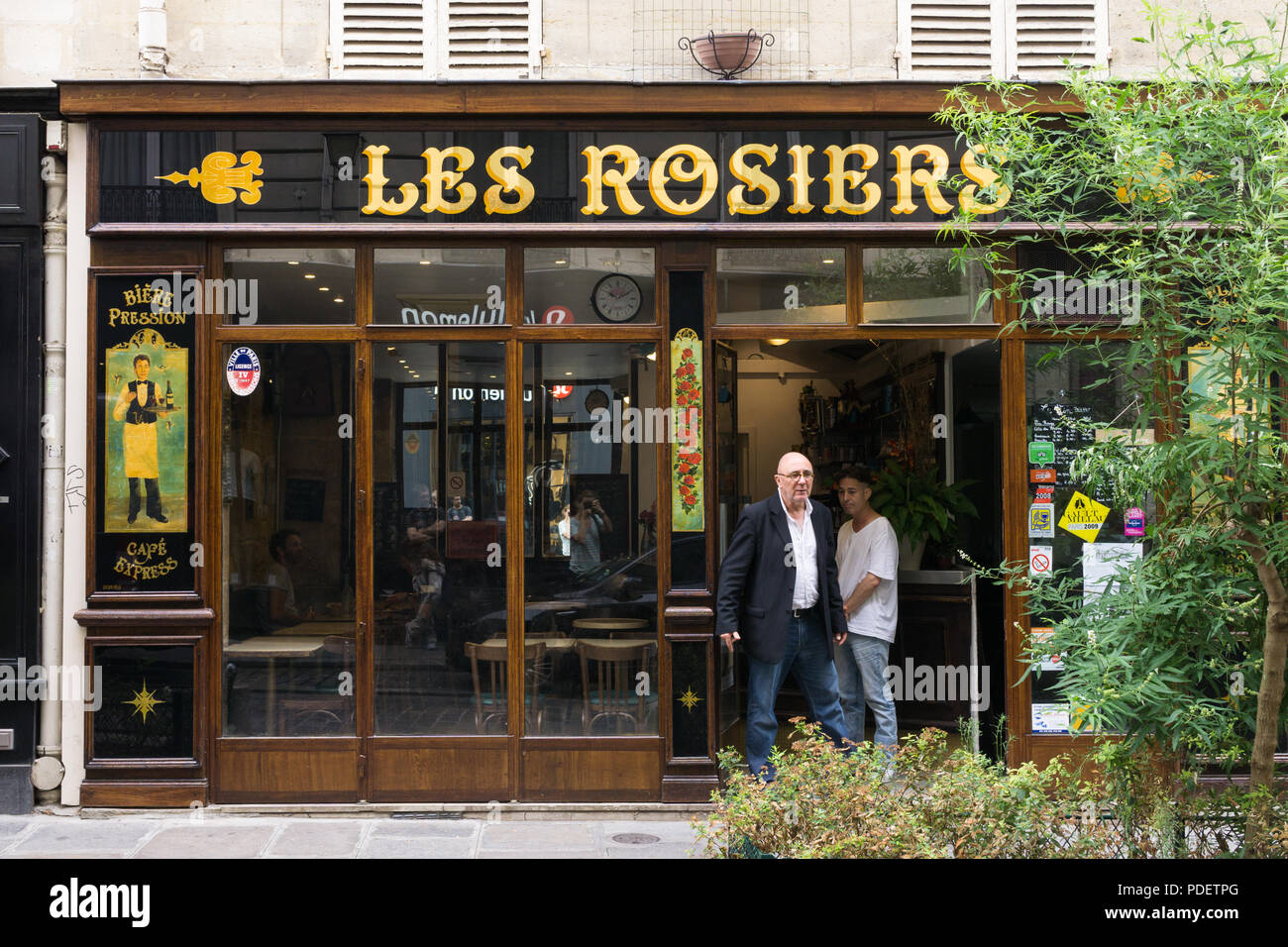 Les Rosiers bistro Paris - Exterior of the Paris bistro Les Rosiers on Rue des Rosiers in Marais district, Paris, France. Stock Photo