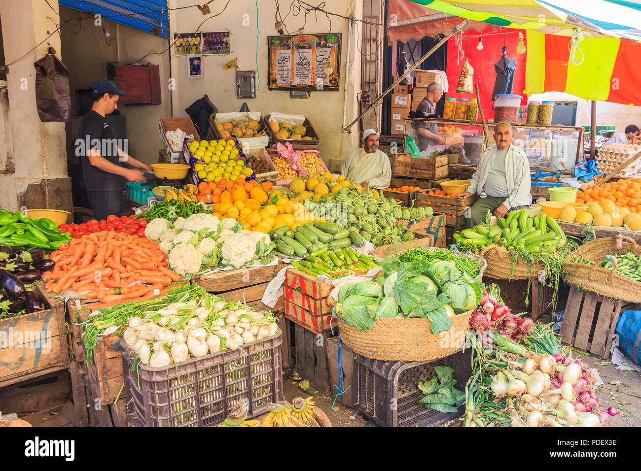Moroccan grocery store High Resolution Stock Photography and Images Alamy