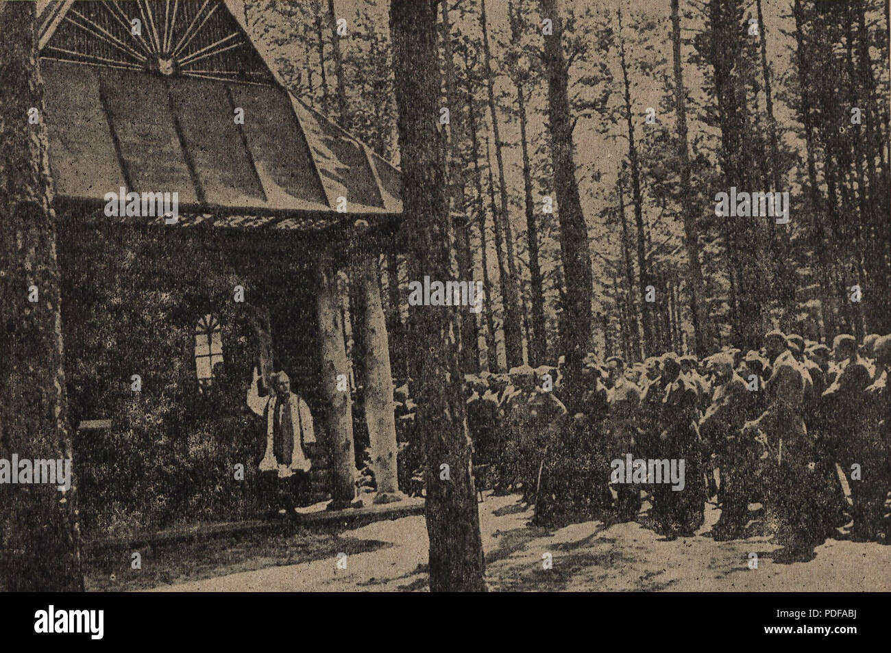 81 Biskup Bandurski wygłasza kazanie wśród legionistów Stock Photo