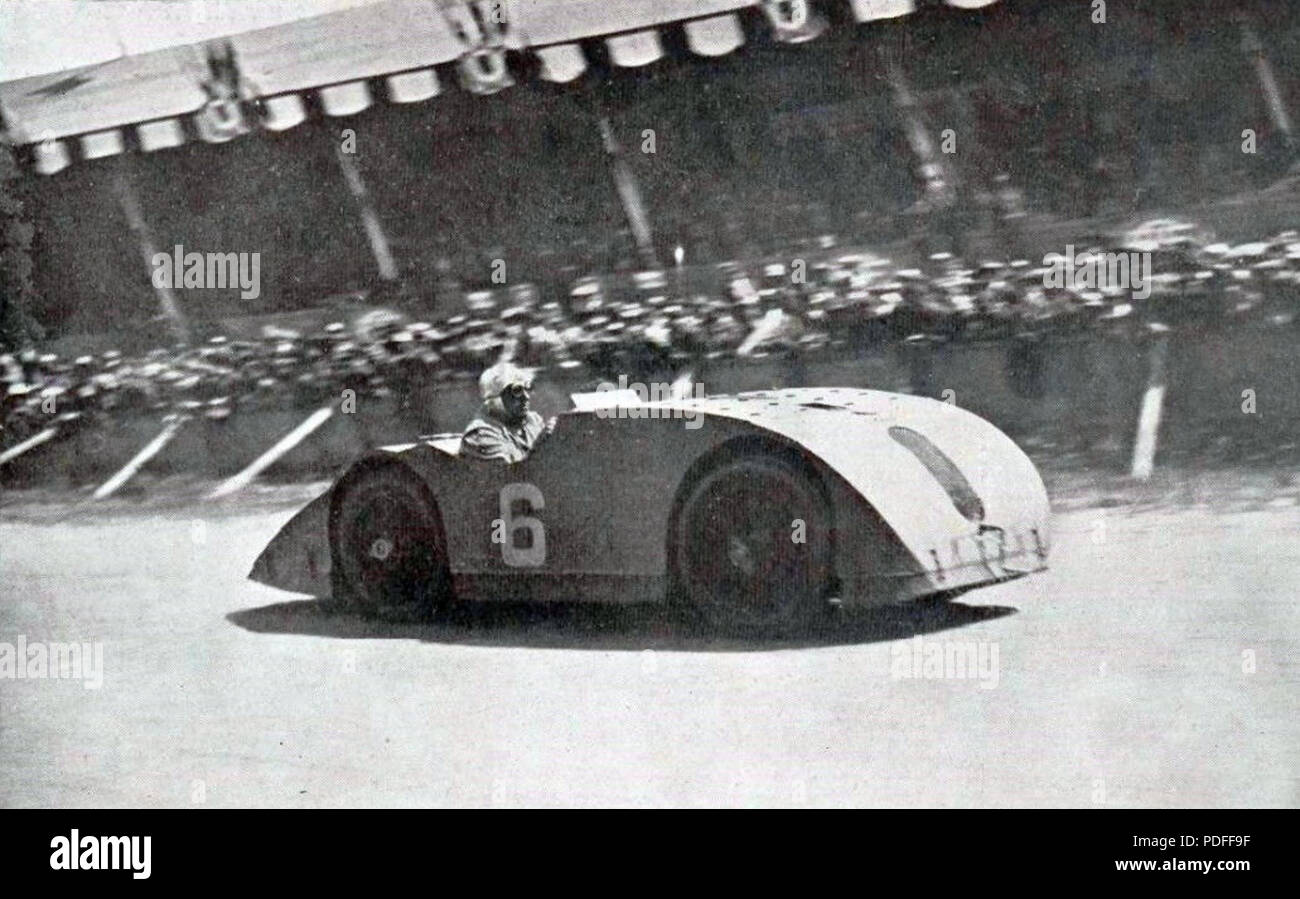 124 Ernest Friederich, troisième sur Bugatti Tank Type 32 au GP de l'A.C.F 1923 (à Tours) Stock Photo