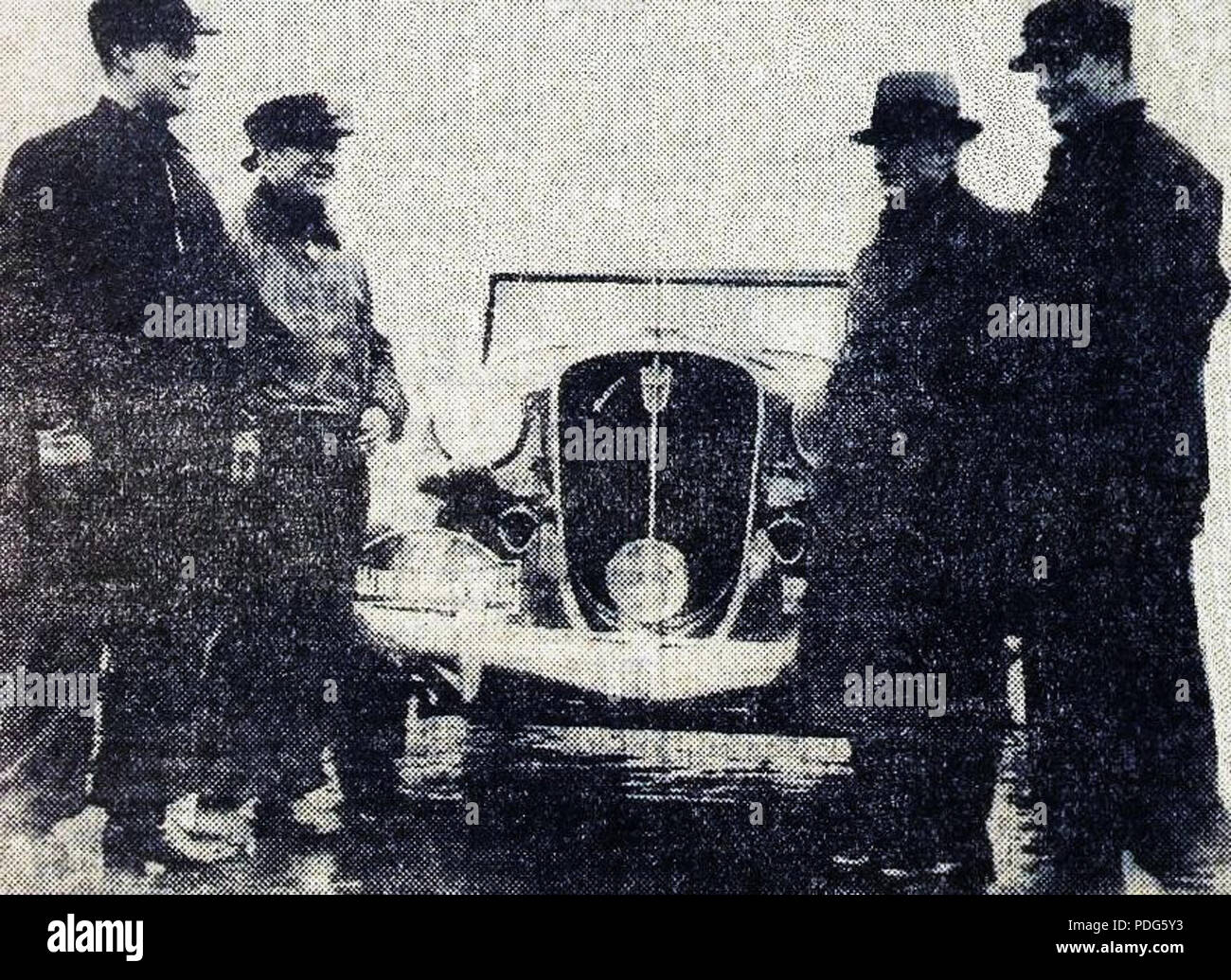 195 La Studebaker 21CV 8 cylindres de Jean Cyrano (G.), rallye Monte Carlo  1935 (Marcel Thil milieu D Stock Photo - Alamy