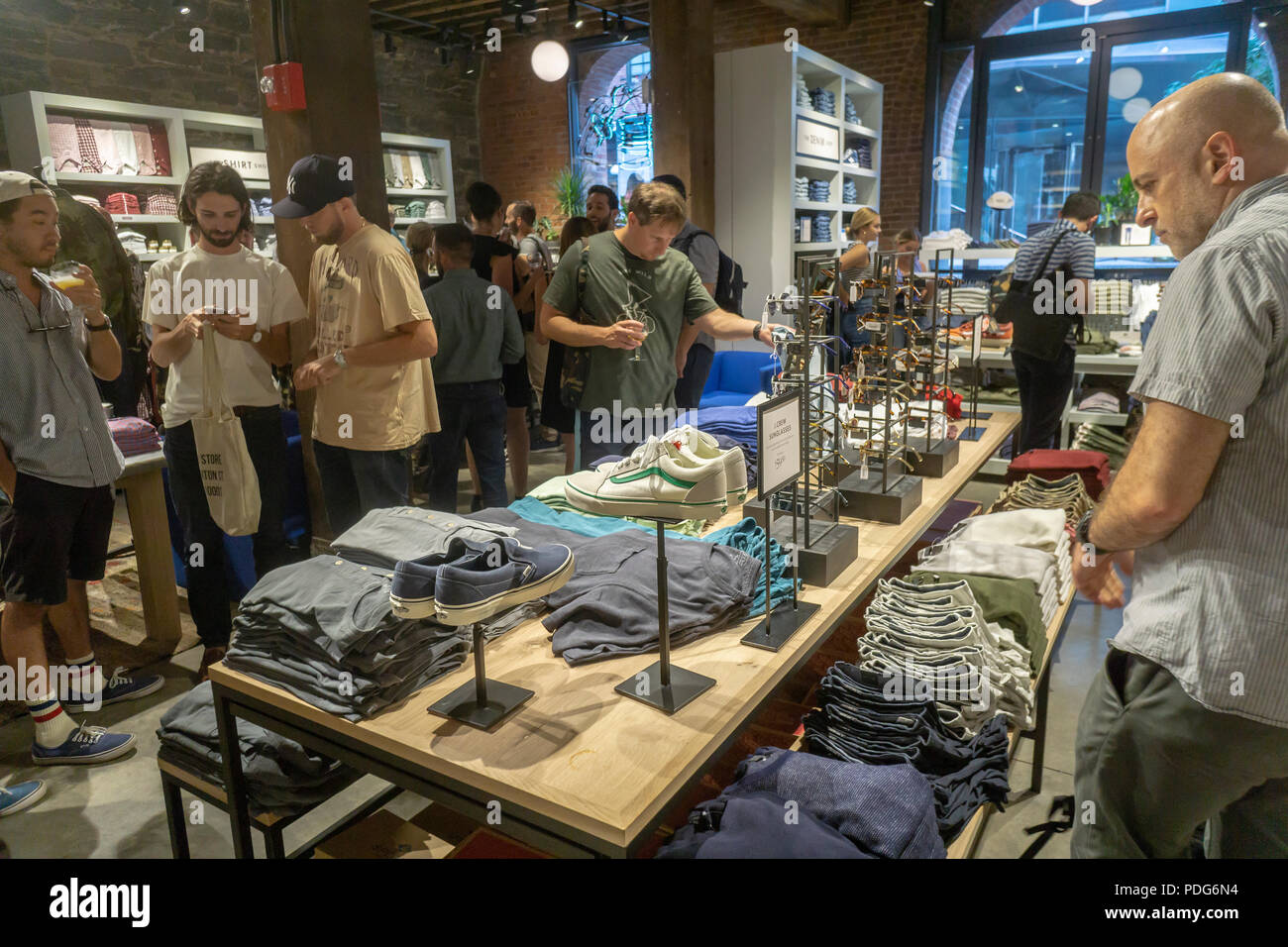 j crew mens shop soho