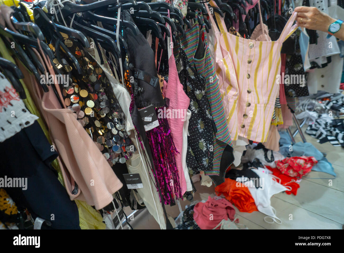 Clearance department hi-res stock photography and images - Alamy