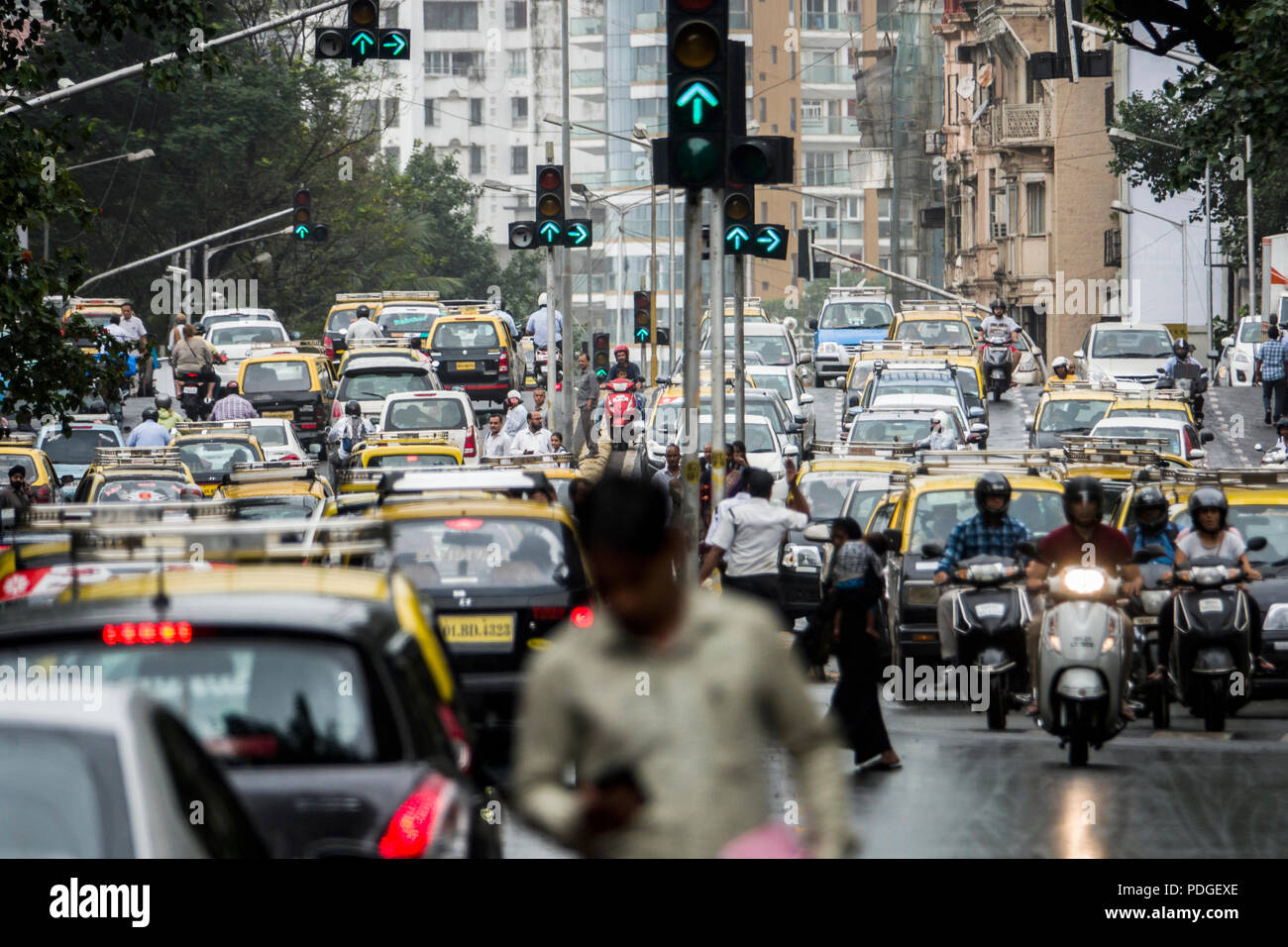 Busy traffic street scene in Kamathipura, Mumbai, Maharashtra, India Stock Photo