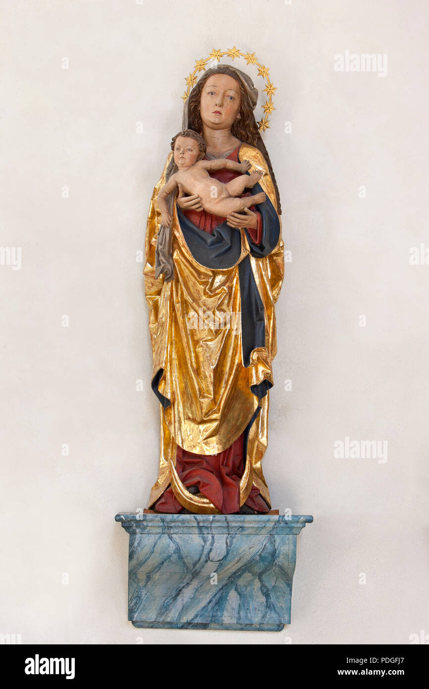Iphofen, St. Johannes der Täufer. Erneuerung im 16. Jahrhundert. Madonna von Augustin Reuß einem Schüler Riemenschneiders Stock Photo