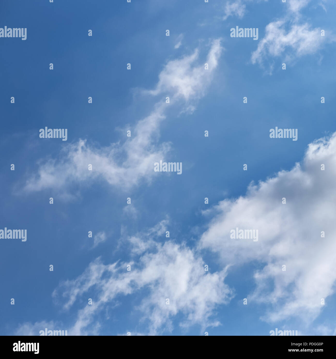 Cloudy blue sky skyline hi-res stock photography and images - Alamy