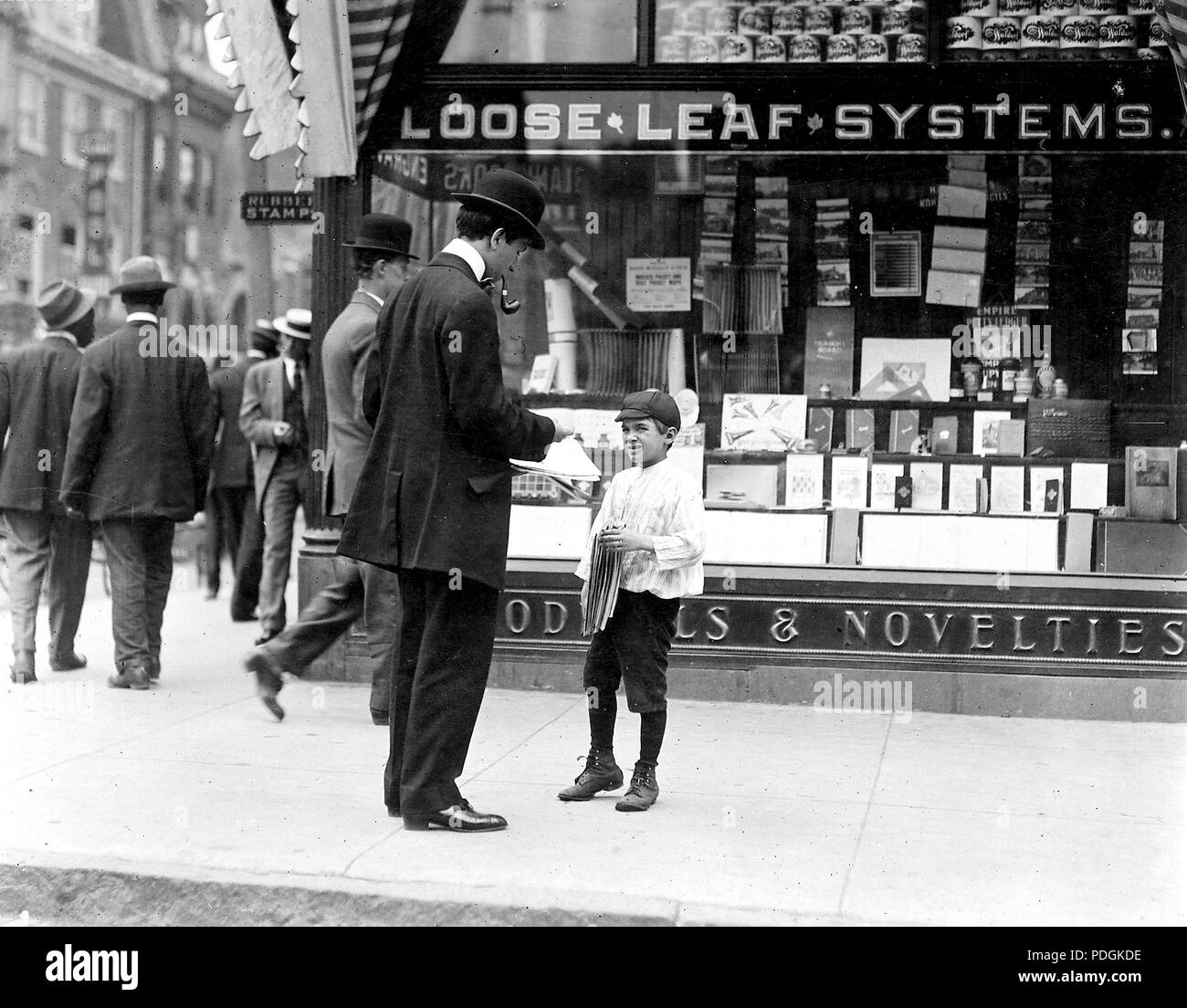 James Loqulla, a newsboy, 12 years old. Selling papers for 3 years, May 1910 Stock Photo