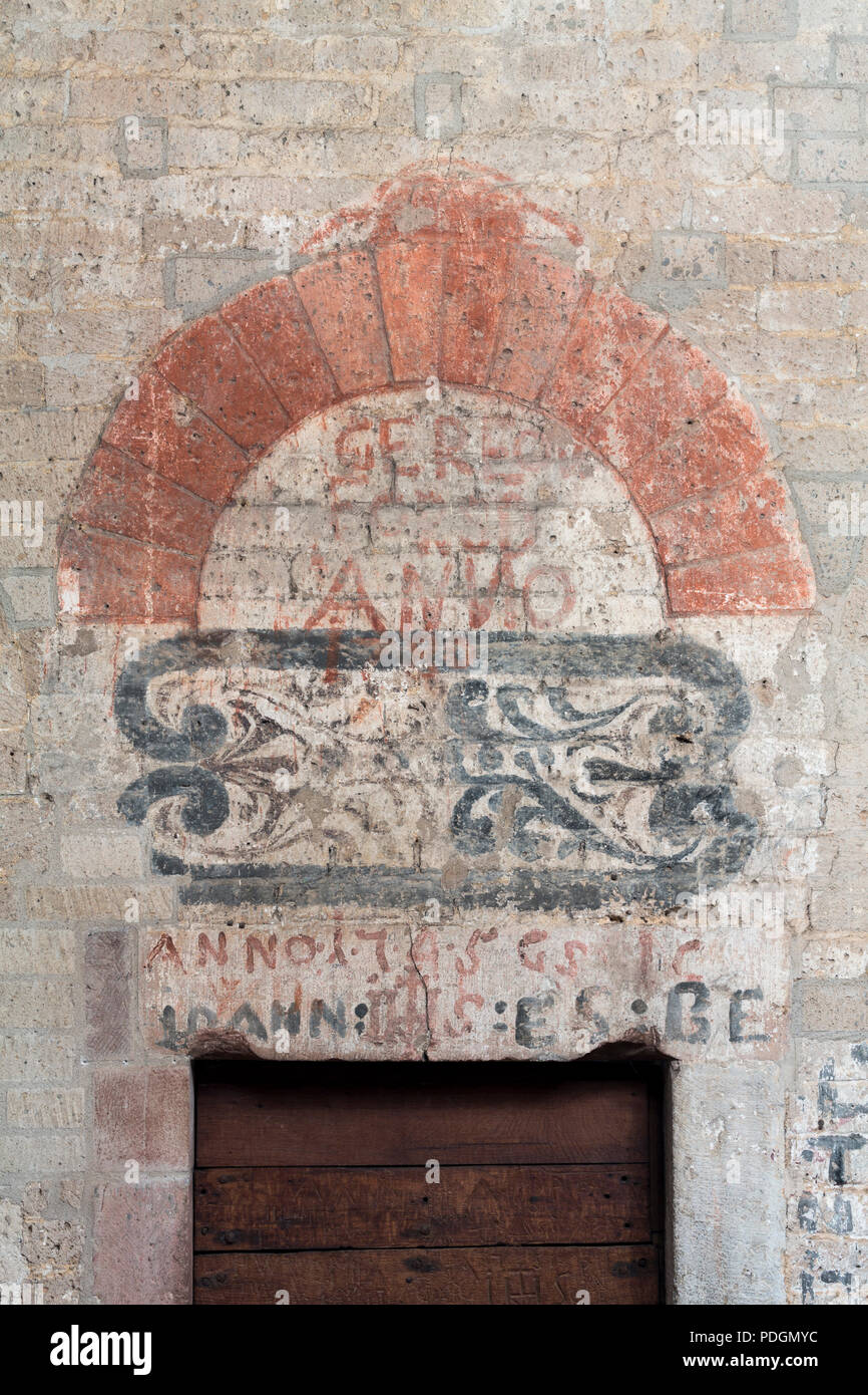 Malerei über einer Tür in der oberen Turmhalle Stock Photo