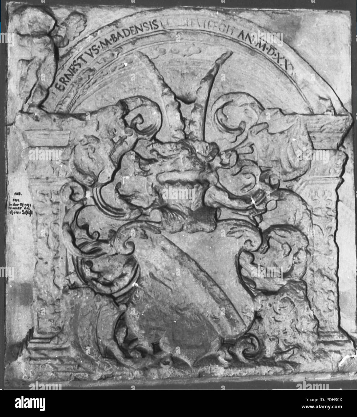 259 Pforzheim, Unteres Schloßtor, Wappenstein von 1537, Markgraf Ernst I. von Baden-Durlach (1482 -1553) Stock Photo