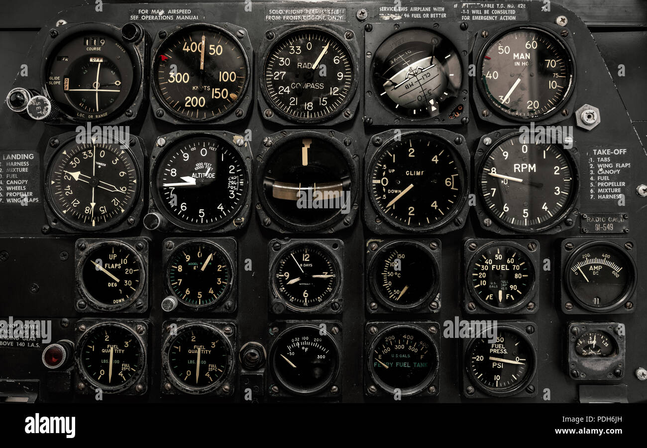 vintage airplane instrument panel Stock Photo - Alamy