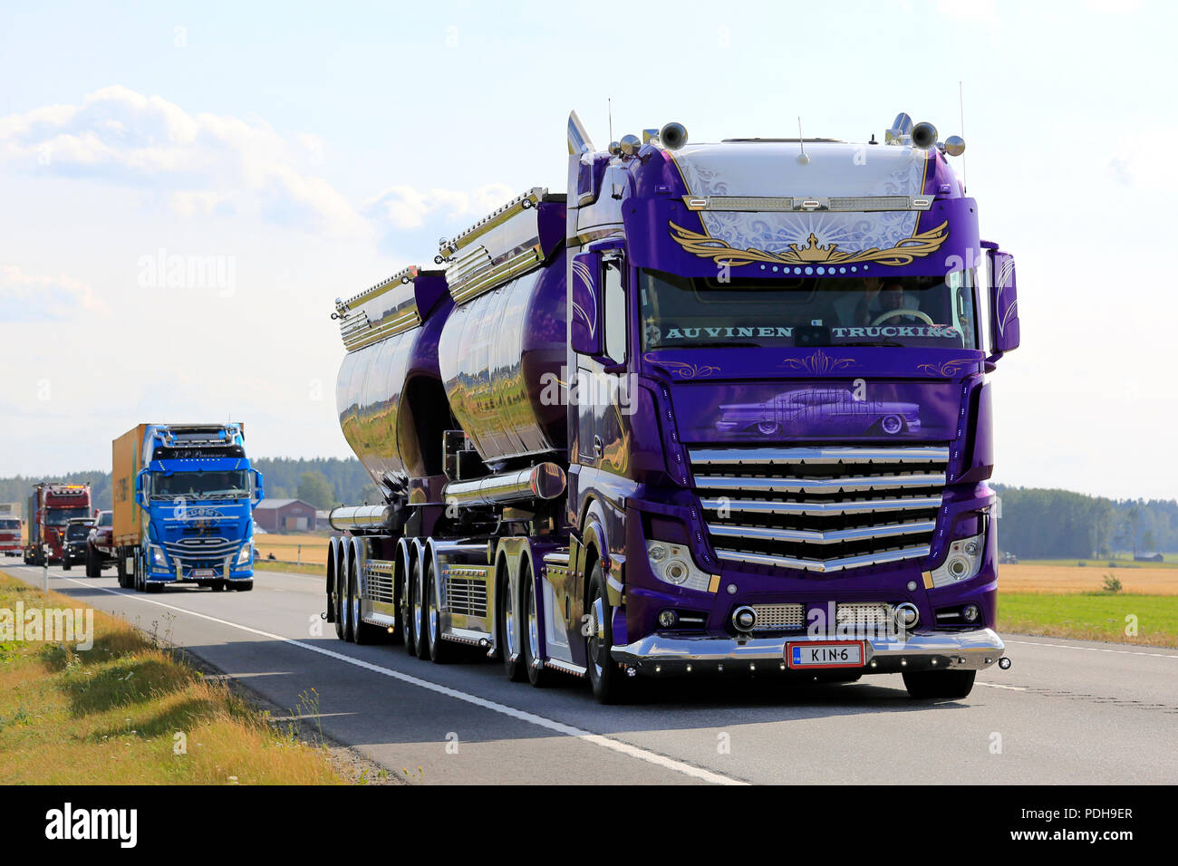 LUOPAJARVI, FINLAND - AUGUST 9, 2018: Mercedes-Benz Actros Lowrider of Kuljetus Auvinen Oy on truck convoy to Power Truck Show 2018 held in Alahärmä, Finland. Credit: Taina Sohlman/Alamy Live News Stock Photo