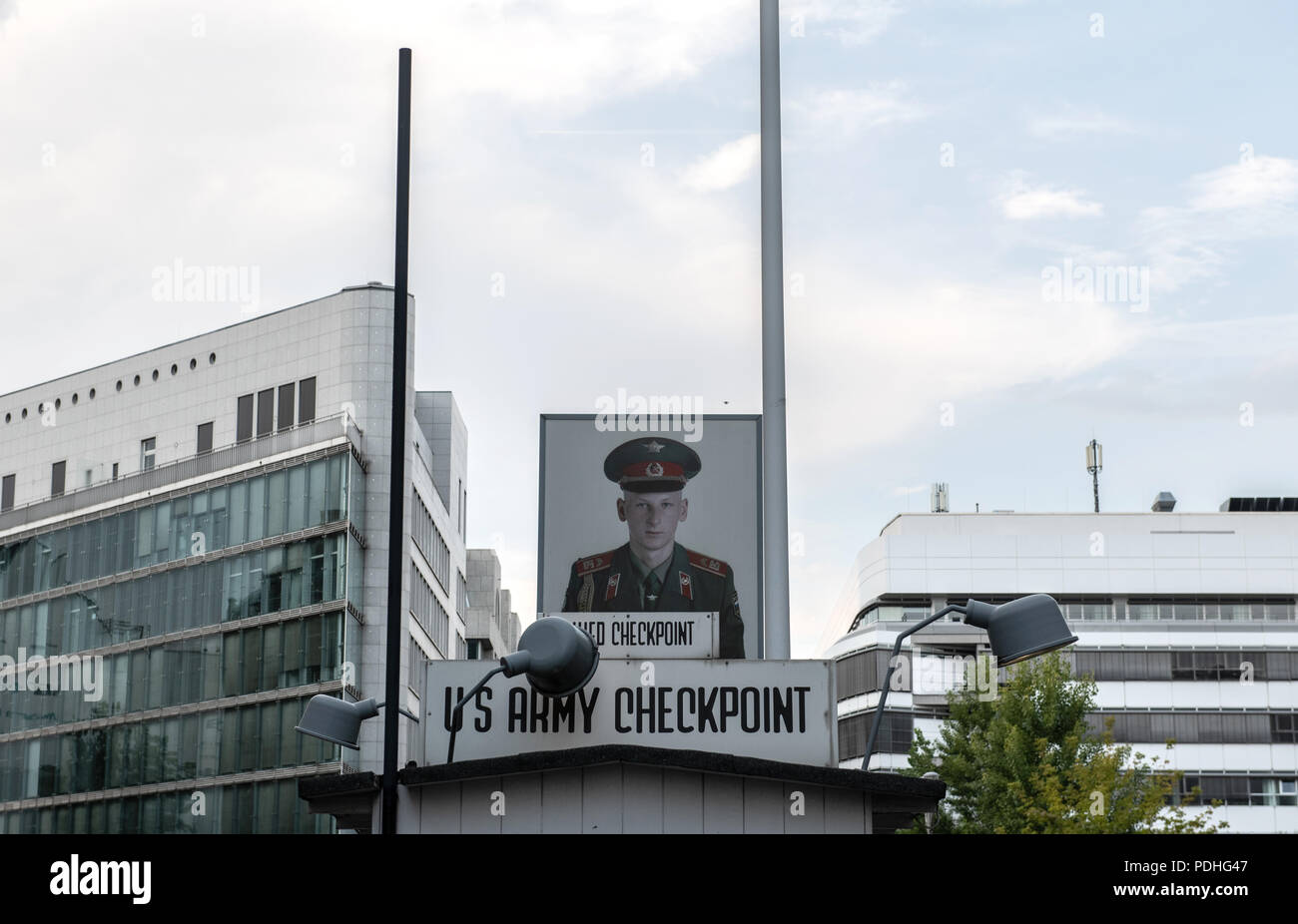 Berlin, Germany. 08th Aug, 2018. Numerous people are on the road at ...