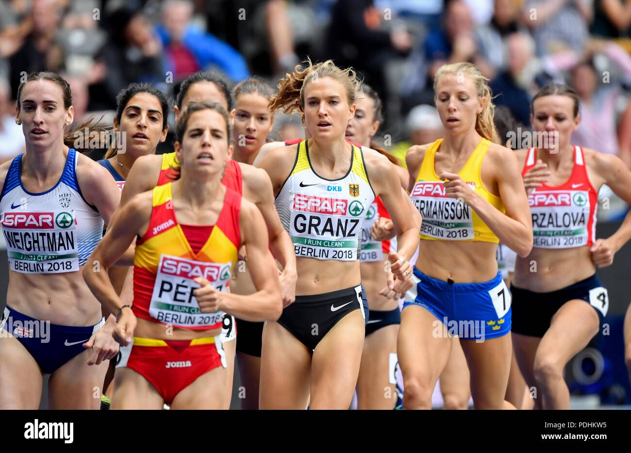 Berlin, Germany. 10th Aug, 2018. European Athletics Championships at the  Olympic Stadium: 1500 meters, 1st round, women: Caterina Granz (C) from  Germany runs the 1500 meters against her competitors. Credit: Bernd  Thissen/dpa/Alamy