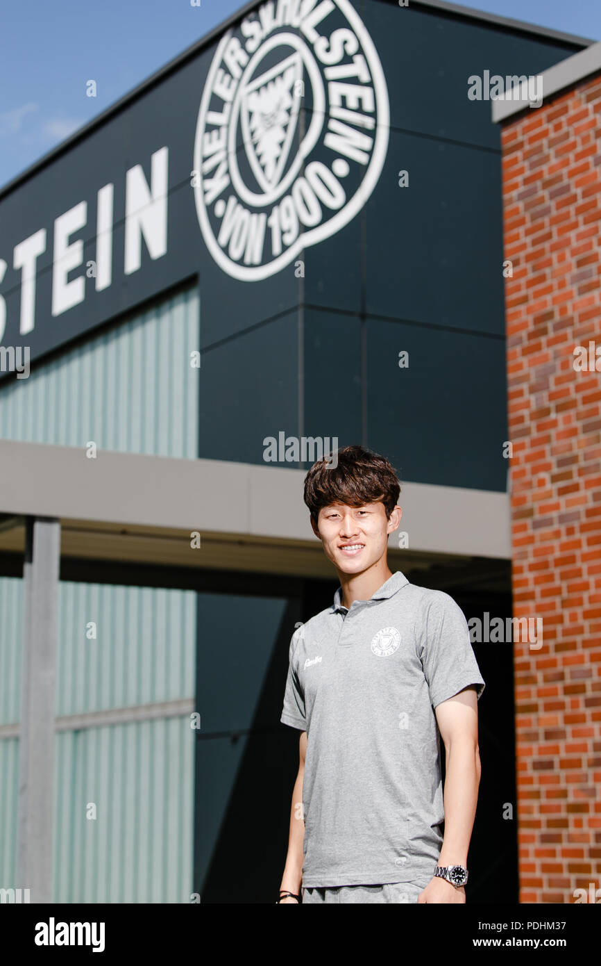 Kiel, Germany. 10th Aug, 2018. Jae-sung Lee from South Korea, the newcomer to the second-league football team Holstein Kiel, looks into the camera. Credit: Frank Molter/dpa/Alamy Live News Stock Photo