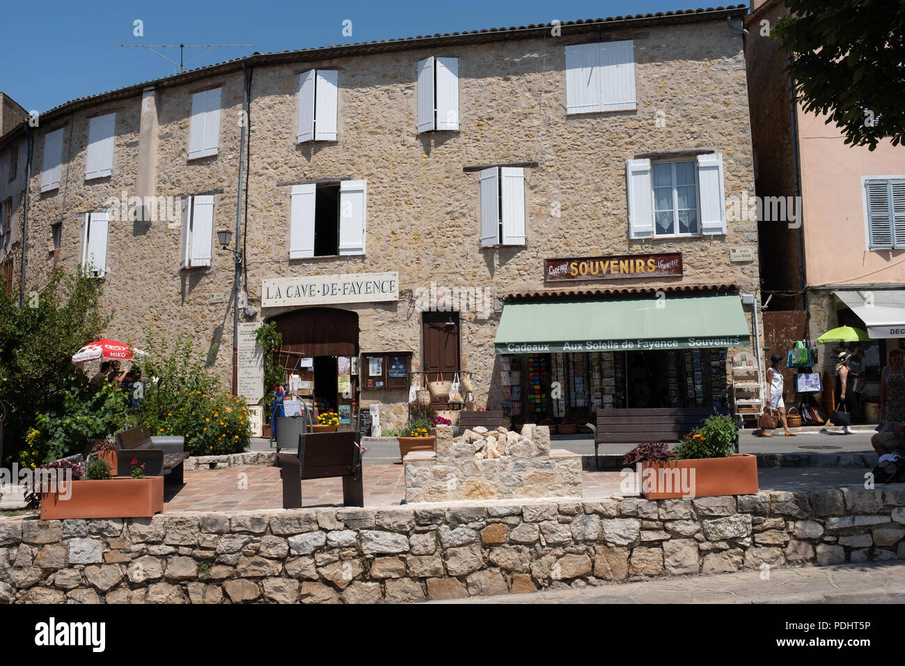 Fayence france hi-res stock photography and images - Page 3 - Alamy