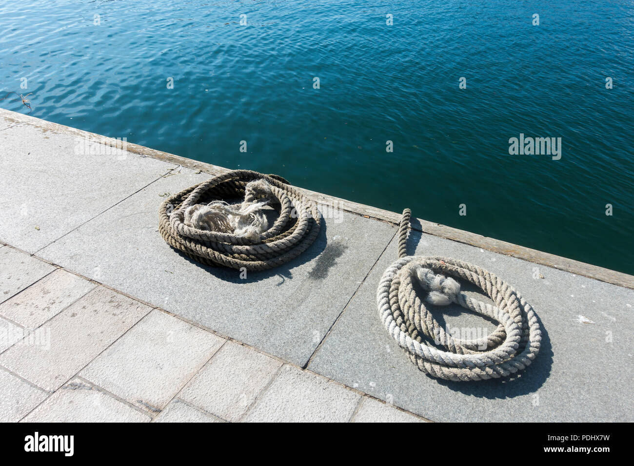 Securing Ropes High Resolution Stock Photography and Images - Alamy