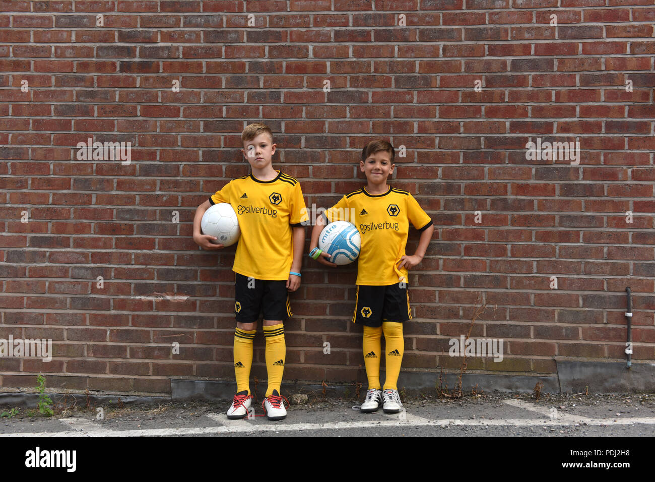 Childrens football kit hi-res stock photography and images - Alamy